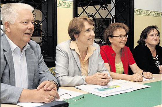 Pressegespräch nach Behördenbesuch, Bild: Der Neue Tag