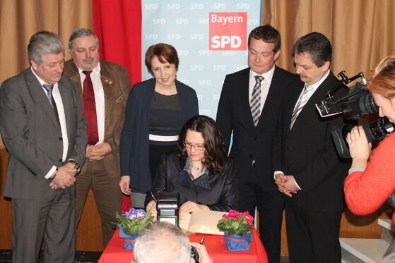 Eintrag ins Goldene Buch der Stadt Vohenstrauß