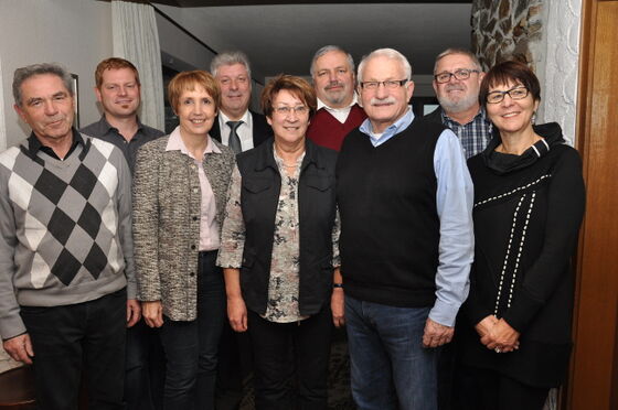 Erich Völkl (3.v.r.) feierte seinen 70. Geburtstag. Bild: Elisabeth Dobmayer