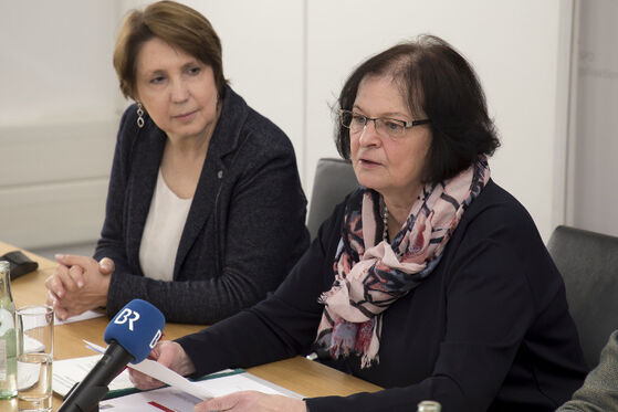 Annette Karl und Angelika Weikert während der Pressekonferenz, Bild: SPD-Landtagsfraktion