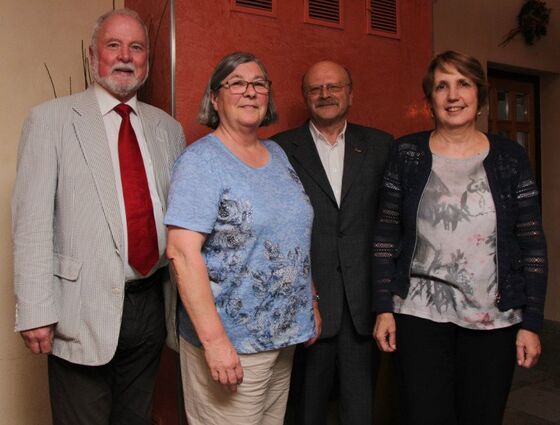 Bundesvorsitzender Albrecht Schläger (links) mit dem engen Vorstand der Regionalgruppe. Bild: Rainer Maier Frankenpost