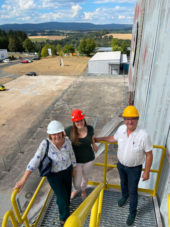 Annette Karl, Ronja Endres, Bernhard Stangl (1. Bürgermeister Stadt Pressath)
