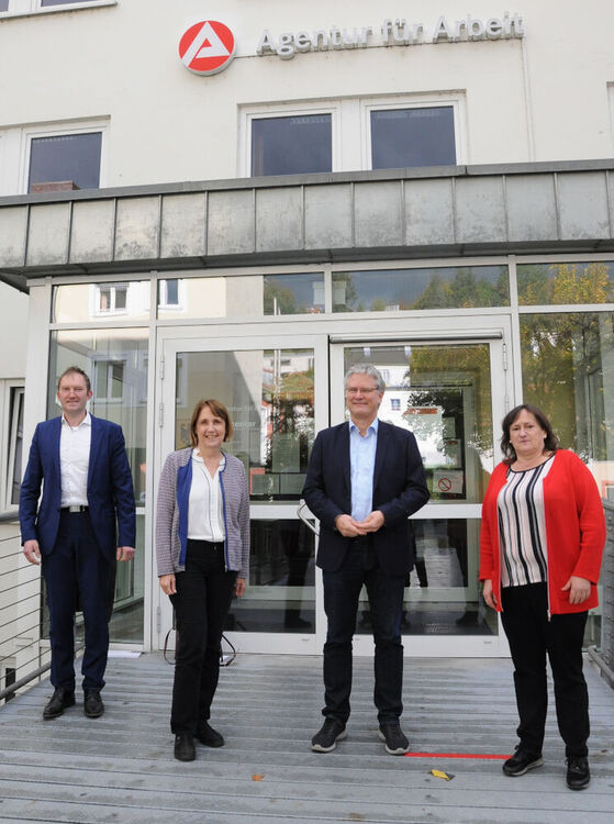Bernhard Lang, MdL Annette Karl, Markus Nitsch, MdB Marianne Schieder (v.l.n.r.)