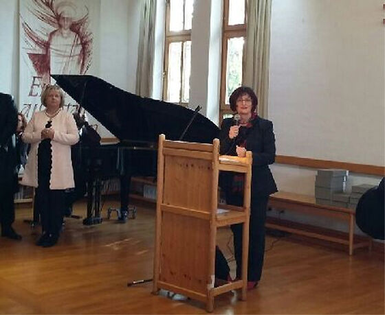 Dr. Annekathrin Preidel, Präsidentin der Landessynode der ELKB und Christa Naaß bei ihrem Grußwort